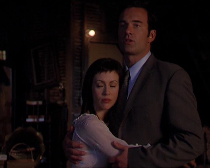 Charmed-Online-dot-419BiteMe1289.jpg