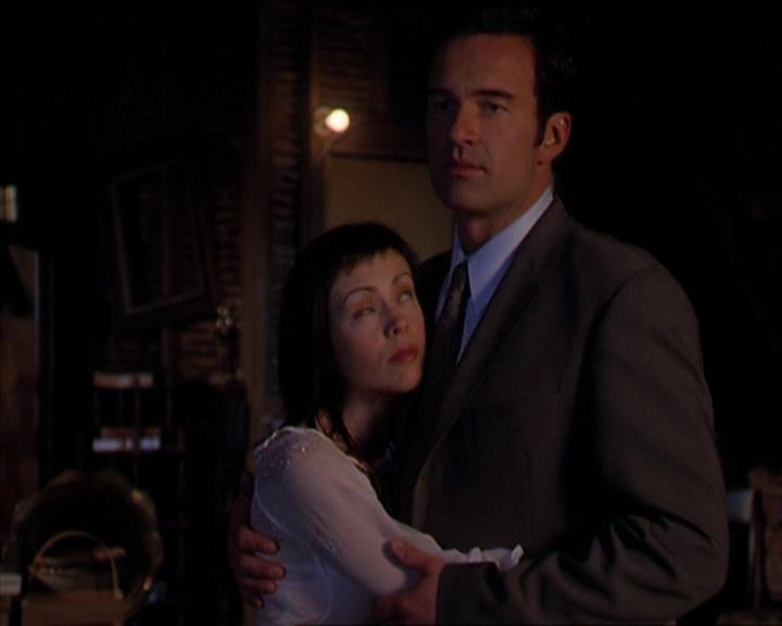Charmed-Online-dot-419BiteMe1294.jpg