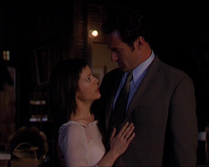Charmed-Online-dot-419BiteMe1298.jpg