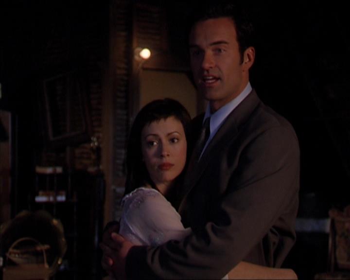 Charmed-Online-dot-419BiteMe1308.jpg
