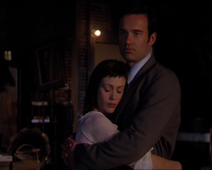 Charmed-Online-dot-419BiteMe1313.jpg