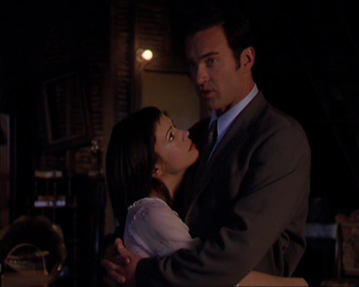 Charmed-Online-dot-419BiteMe1325.jpg