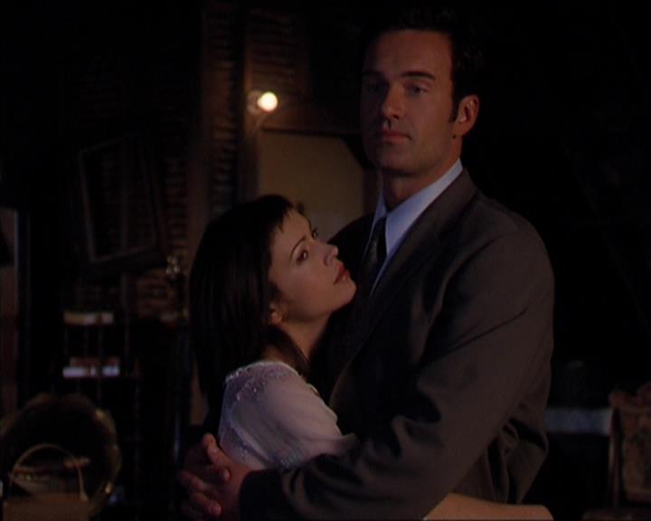 Charmed-Online-dot-419BiteMe1327.jpg