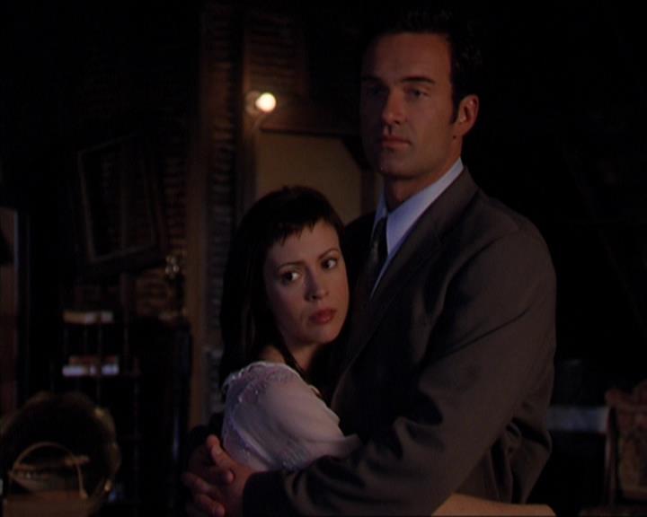 Charmed-Online-dot-419BiteMe1328.jpg