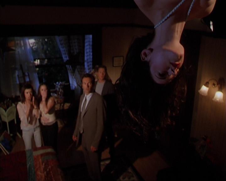 Charmed-Online-dot-419BiteMe1341.jpg