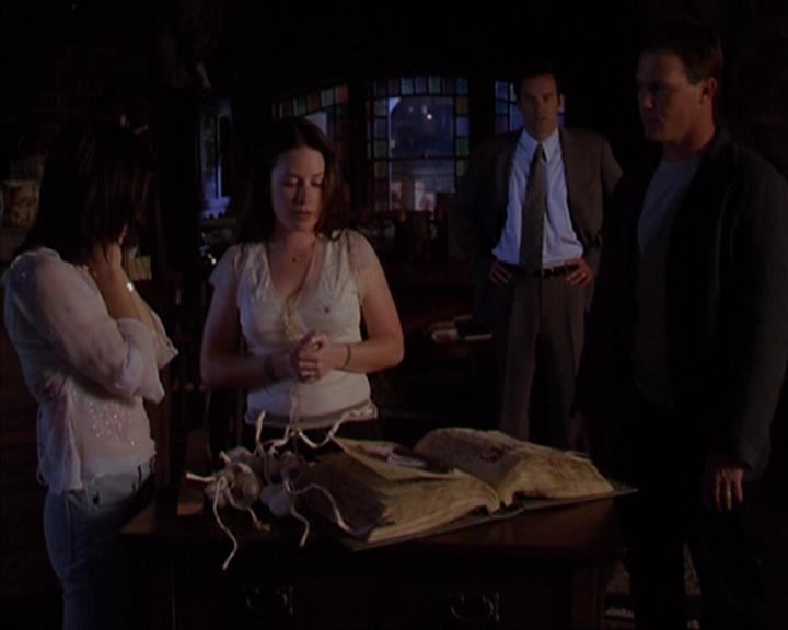 Charmed-Online-dot-419BiteMe1400.jpg