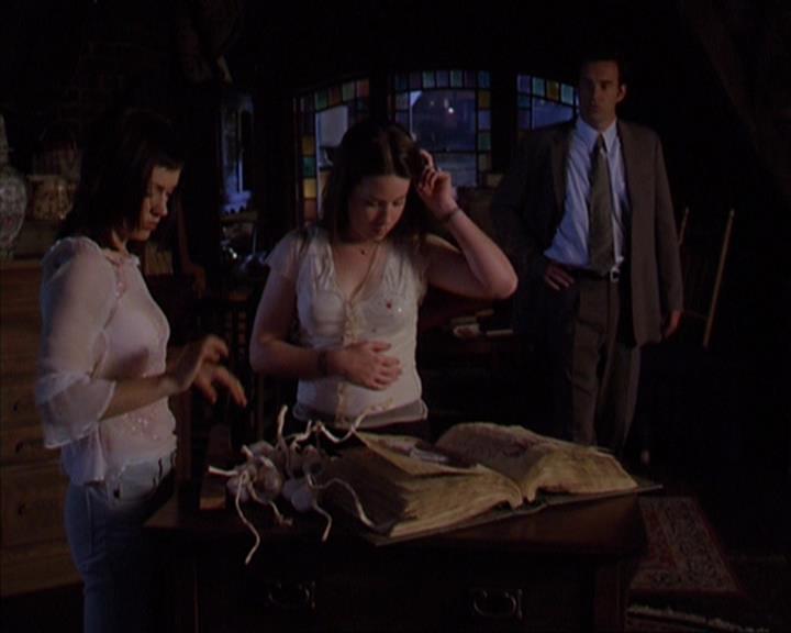 Charmed-Online-dot-419BiteMe1408.jpg