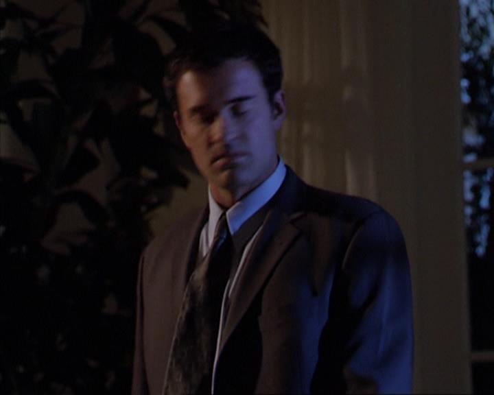 Charmed-Online-dot-419BiteMe1547.jpg