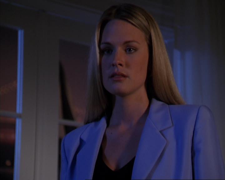 Charmed-Online-dot-419BiteMe1558.jpg