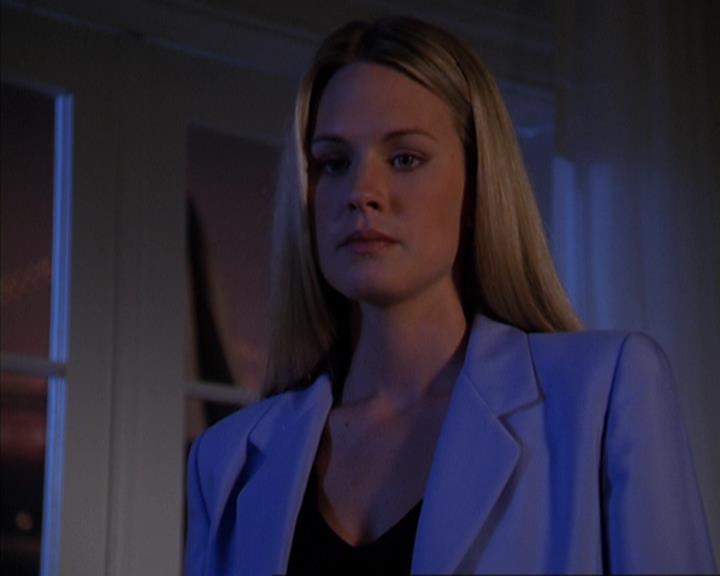 Charmed-Online-dot-419BiteMe1559.jpg