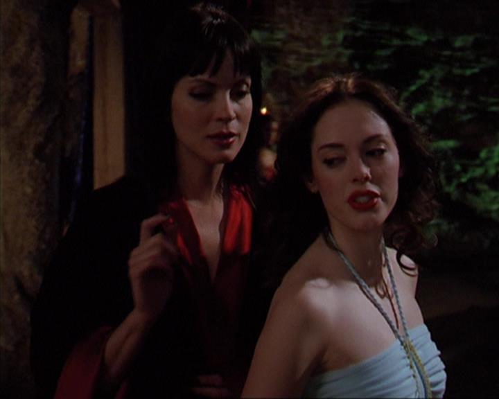 Charmed-Online-dot-419BiteMe1599.jpg