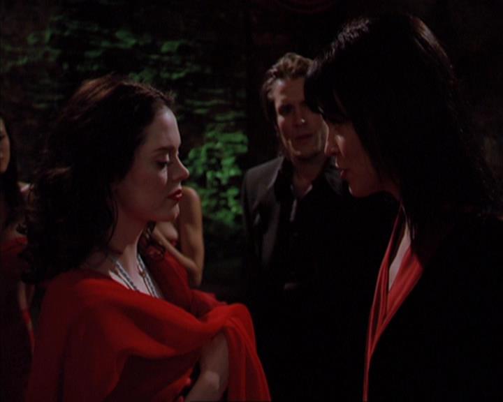 Charmed-Online-dot-419BiteMe1618.jpg