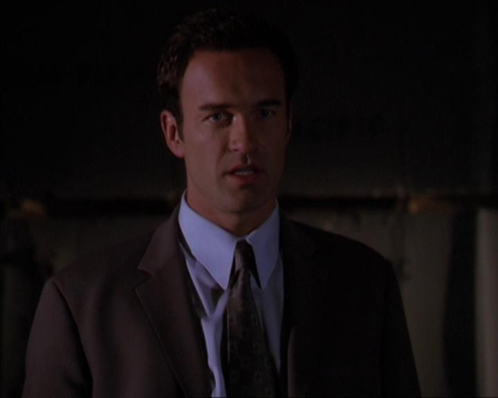 Charmed-Online-dot-419BiteMe1666.jpg
