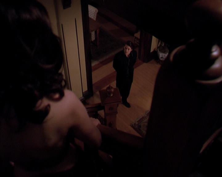Charmed-Online-dot-419BiteMe1700.jpg