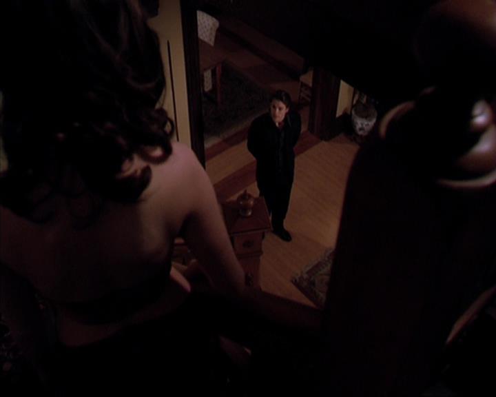 Charmed-Online-dot-419BiteMe1702.jpg