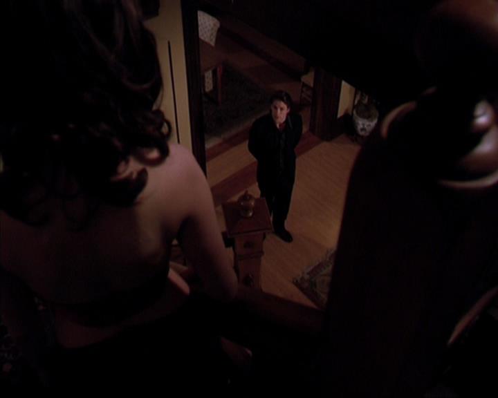 Charmed-Online-dot-419BiteMe1703.jpg