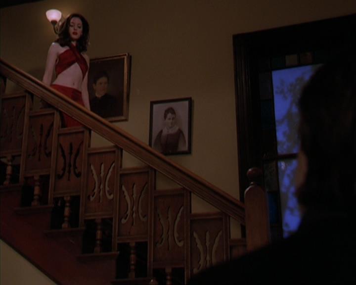 Charmed-Online-dot-419BiteMe1704.jpg