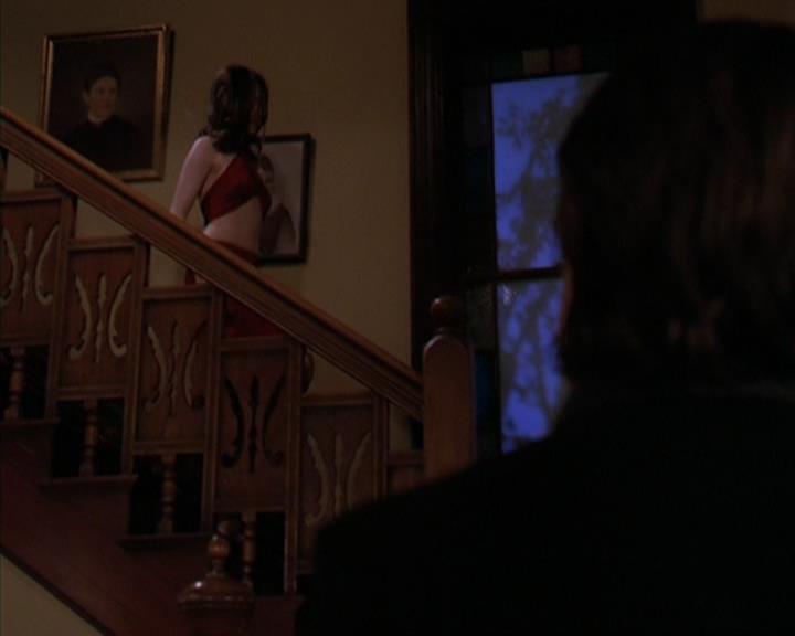 Charmed-Online-dot-419BiteMe1706.jpg