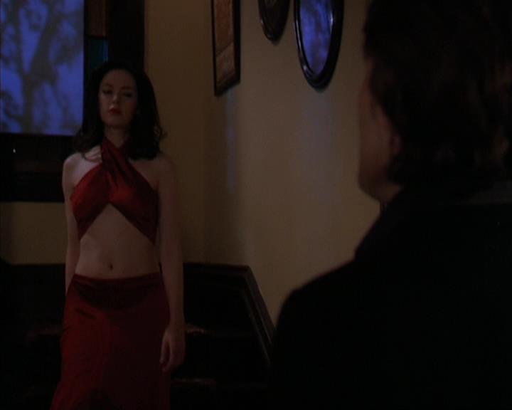 Charmed-Online-dot-419BiteMe1711.jpg
