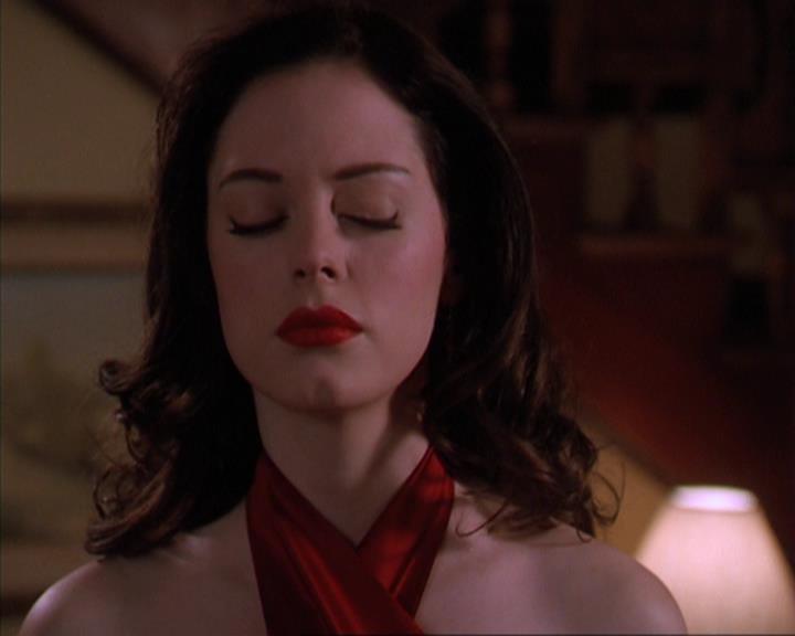 Charmed-Online-dot-419BiteMe1775.jpg