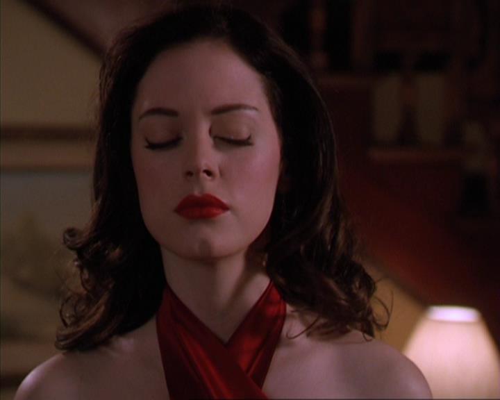 Charmed-Online-dot-419BiteMe1776.jpg