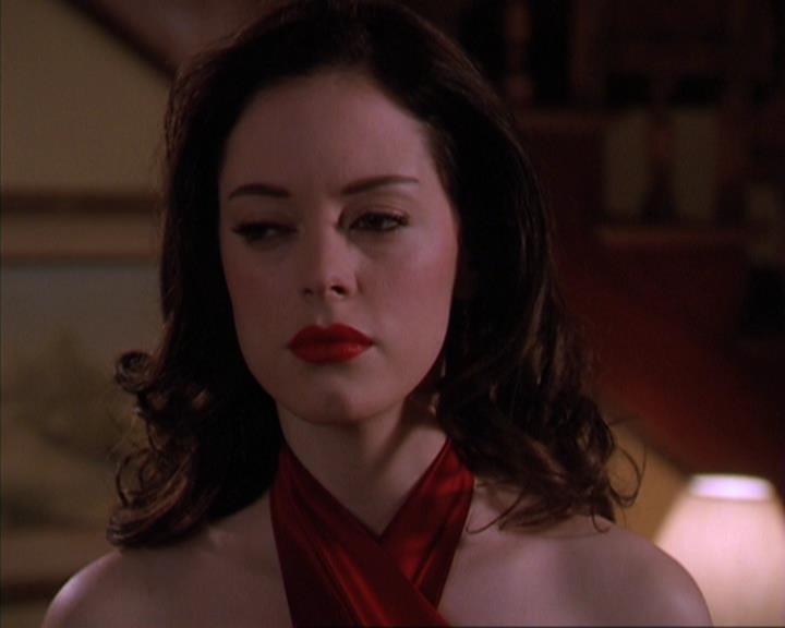 Charmed-Online-dot-419BiteMe1779.jpg