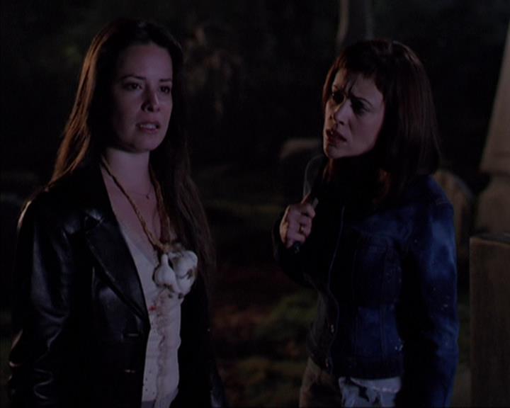 Charmed-Online-dot-419BiteMe1914.jpg