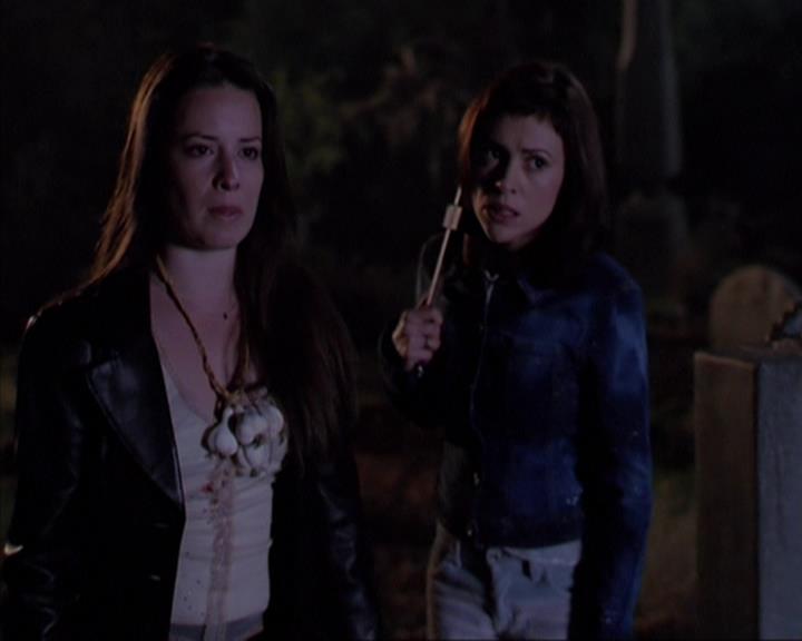 Charmed-Online-dot-419BiteMe1915.jpg