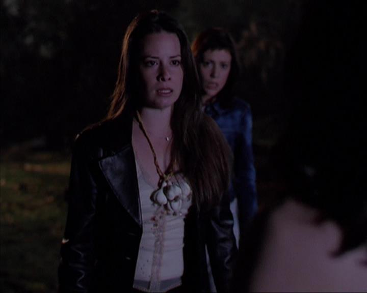 Charmed-Online-dot-419BiteMe1919.jpg