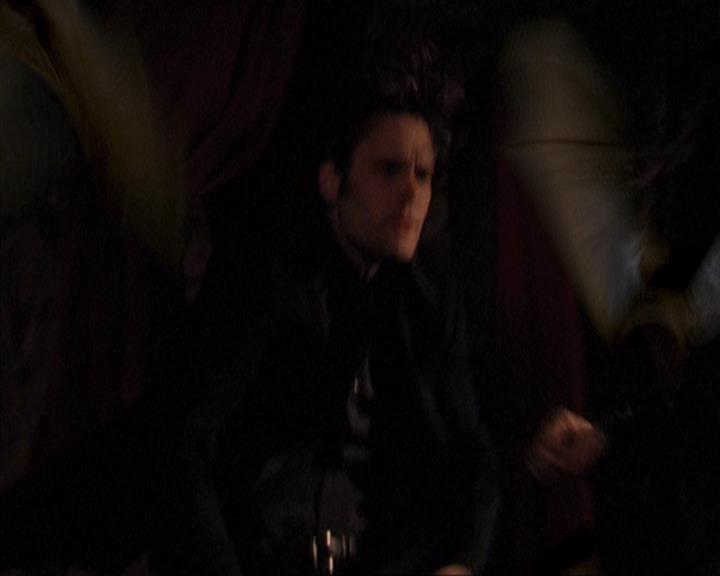 Charmed-Online-dot-419BiteMe2059.jpg