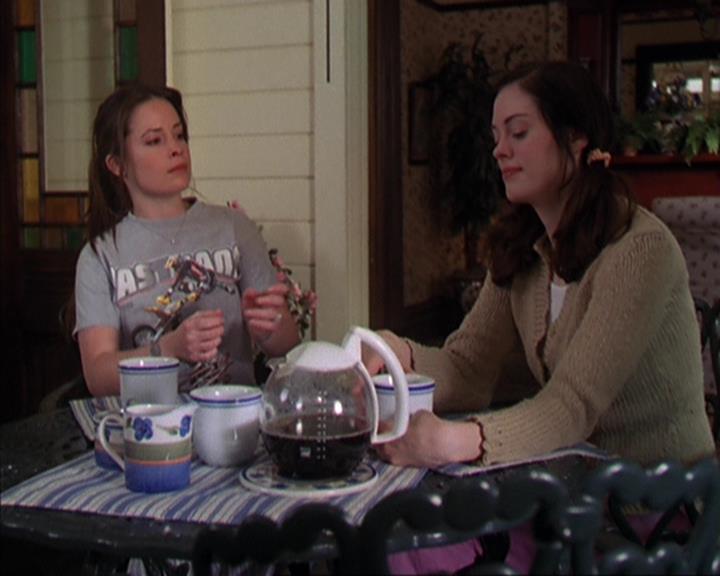 Charmed-Online-dot-419BiteMe2181.jpg