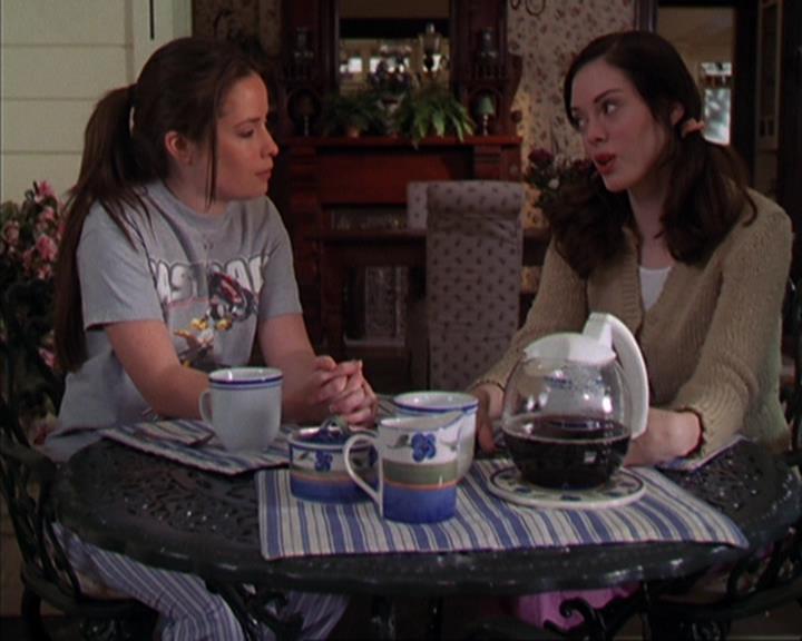 Charmed-Online-dot-419BiteMe2189.jpg