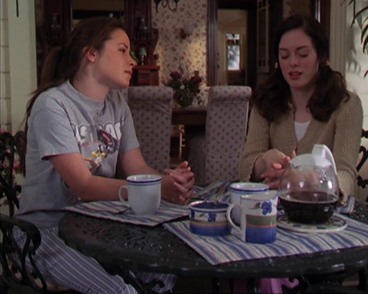 Charmed-Online-dot-419BiteMe2194.jpg
