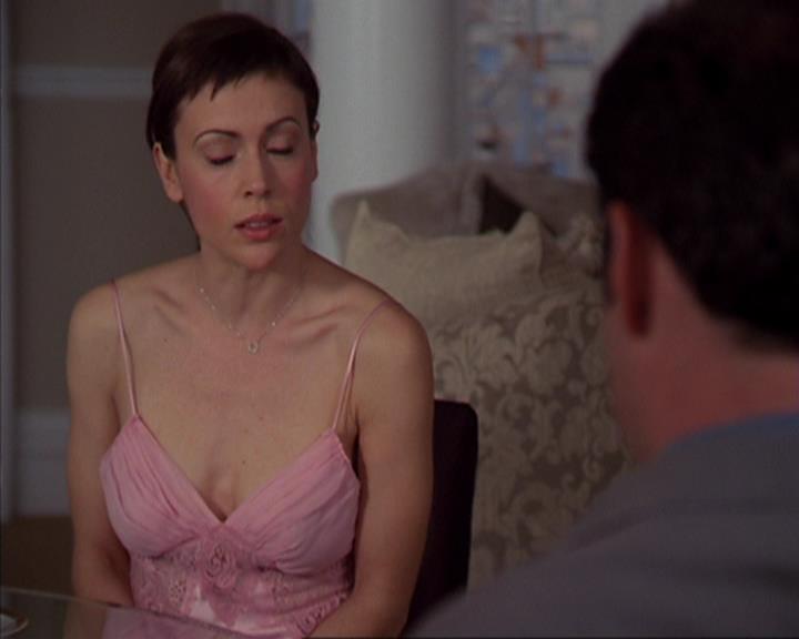 Charmed-Online-dot-419BiteMe2301.jpg