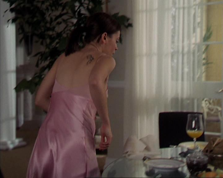 Charmed-Online-dot-419BiteMe2327.jpg