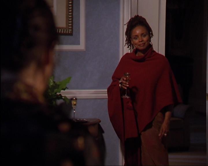 Charmed-Online-dot-420LongLiveTheQueen0033.jpg