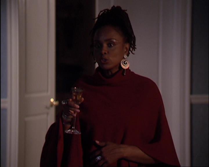 Charmed-Online-dot-420LongLiveTheQueen0037.jpg