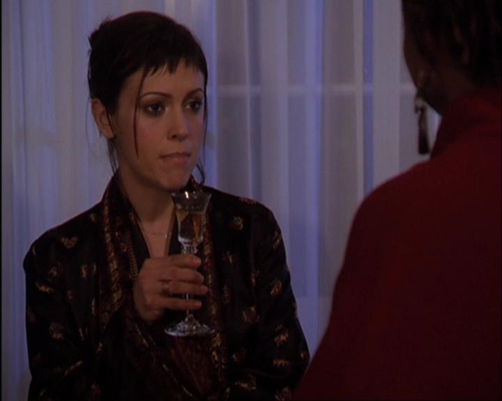 Charmed-Online-dot-420LongLiveTheQueen0041.jpg