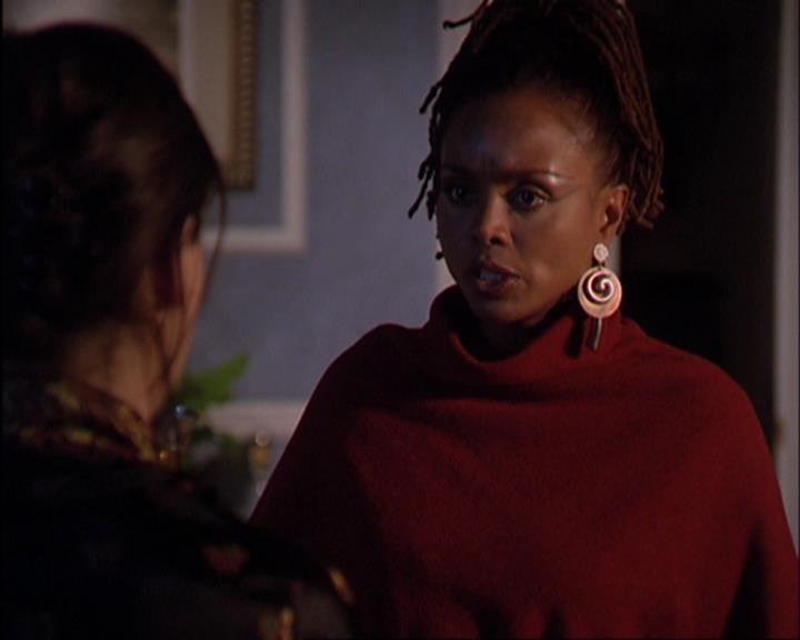 Charmed-Online-dot-420LongLiveTheQueen0043.jpg