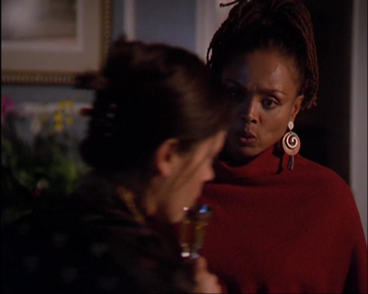 Charmed-Online-dot-420LongLiveTheQueen0046.jpg