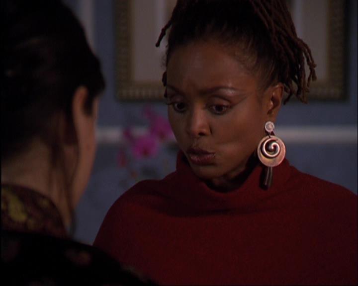 Charmed-Online-dot-420LongLiveTheQueen0070.jpg