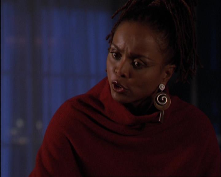 Charmed-Online-dot-420LongLiveTheQueen0097.jpg