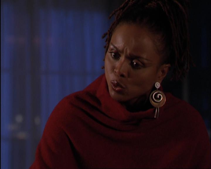 Charmed-Online-dot-420LongLiveTheQueen0098.jpg