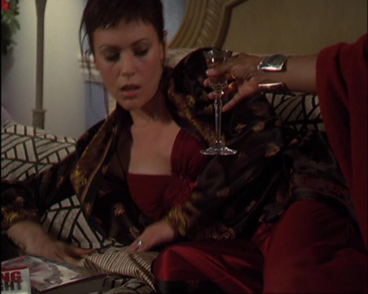 Charmed-Online-dot-420LongLiveTheQueen0106.jpg