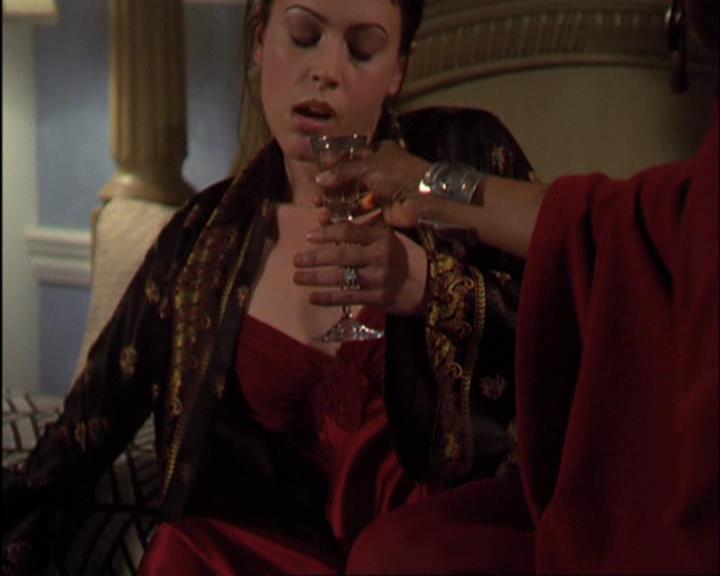 Charmed-Online-dot-420LongLiveTheQueen0107.jpg