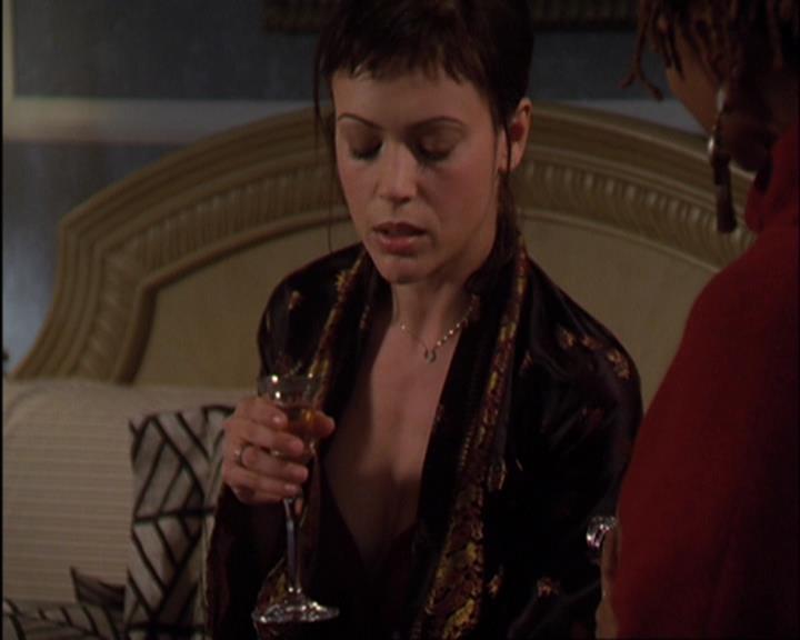 Charmed-Online-dot-420LongLiveTheQueen0110.jpg
