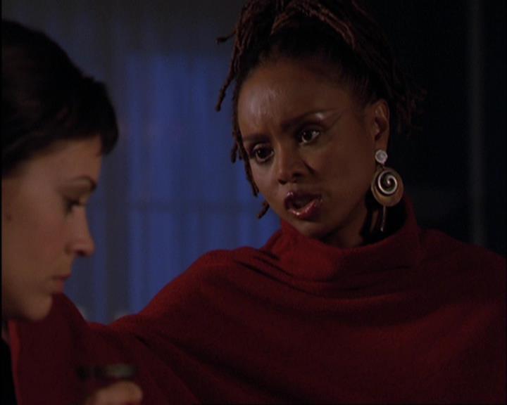 Charmed-Online-dot-420LongLiveTheQueen0116.jpg