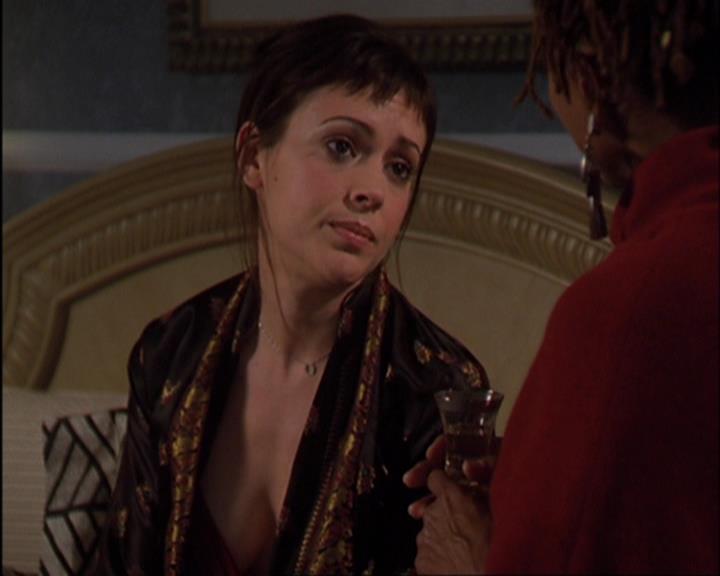 Charmed-Online-dot-420LongLiveTheQueen0125.jpg