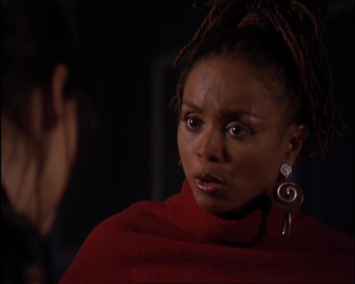 Charmed-Online-dot-420LongLiveTheQueen0127.jpg