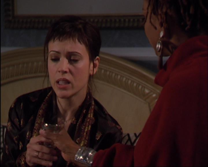 Charmed-Online-dot-420LongLiveTheQueen0141.jpg